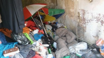 Legniccy strażnicy ratują bezdomnych przed mrozem. Nie zawsze się udaje... - 1