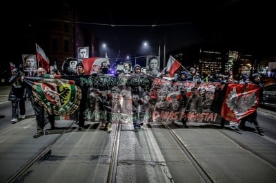 Marsz we Wrocławiu: Uczcili pamięć Żołnierzy Wyklętych [FOTO] - 12