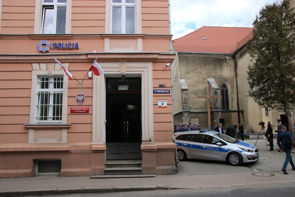 Szef MSWiA otworzył posterunek policji w Świerzawie