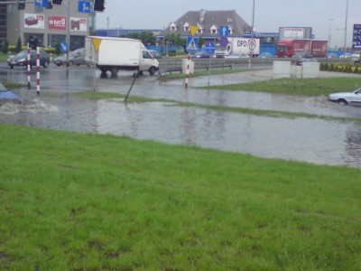 Jezioro po burzy w Bielanach Wrocławskich (Zobacz) - 4