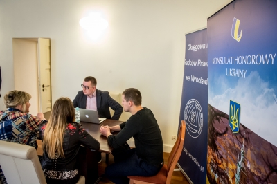 Prawnicy z Okręgowej Izby Radców Prawnych we Wrocławiu pomogą Ukraińcom - 2