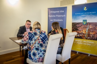 Prawnicy z Okręgowej Izby Radców Prawnych we Wrocławiu pomogą Ukraińcom - 3