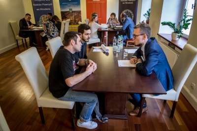 Prawnicy z Okręgowej Izby Radców Prawnych we Wrocławiu pomogą Ukraińcom - 6