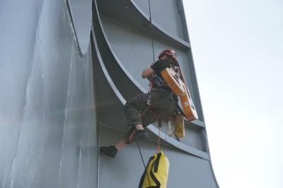Wrocław Miastem Gitary. Zawiesili flagę na Iglicy - 11