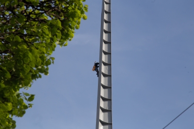 Wrocław Miastem Gitary. Zawiesili flagę na Iglicy - 2