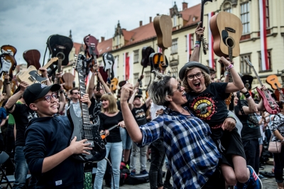 Gitarowy rekord Guinnessa pobity - 9