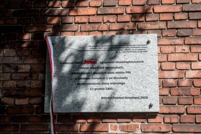 Wrocław: Upamiętnili osoby internowane i represjonowane w stanie wojennym