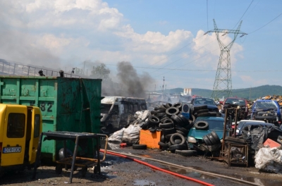 Jelenia Góra: Pożar na terenie firmy recyklingowej [ZOBACZ]