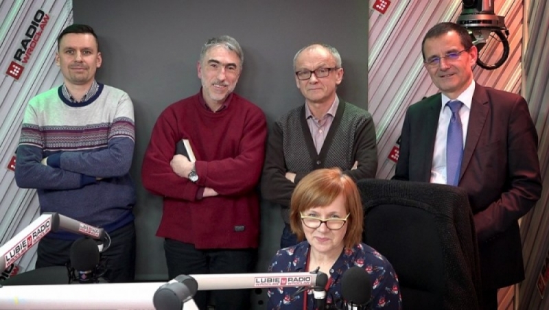 Kardiolog z Wrocław z nagrodą COPERNICUS 2018 - profesor Piotr Ponikowski (drugi od prawej strony) fot. archiwum radiowroclaw.pl