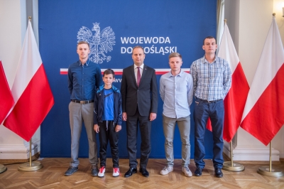 Prawie 3 miliony złotych dla dolnośląskich klub&oacute;w sportowych [ZDJĘCIA, LISTA]