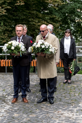 Rocznica zamordowania profesorów lwowskich i krasnal Życzliwek we Lwowie - 1