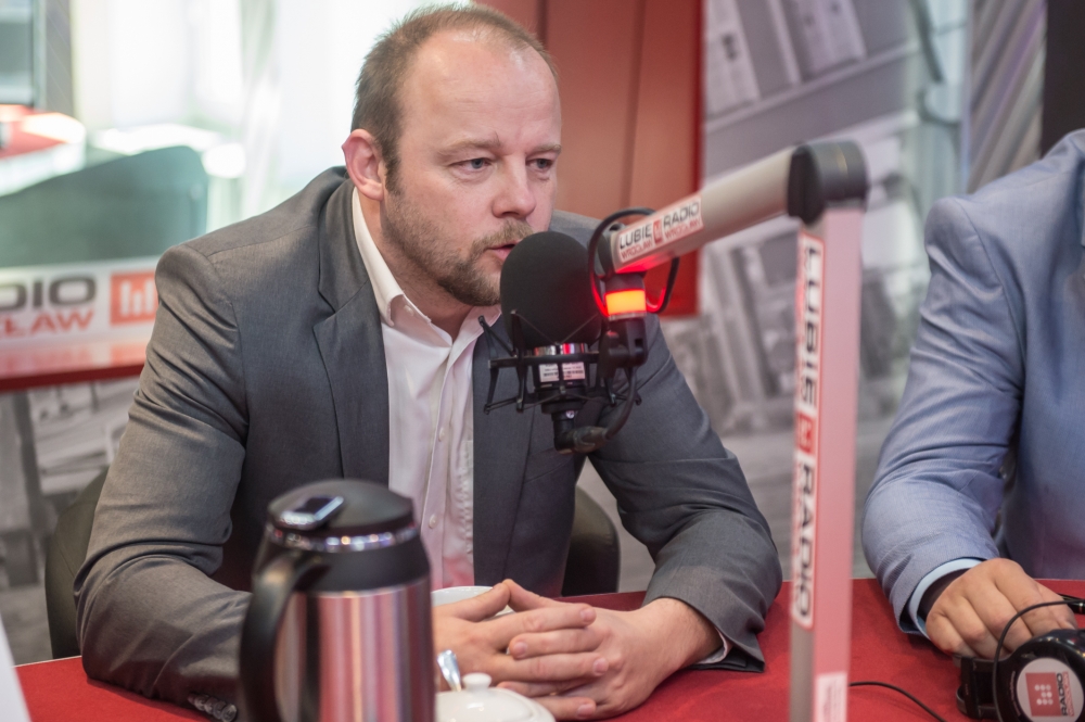Debata Polityczna Radia Wrocław: Nowelizacja ustawy o IPN, podział migrant&oacute;w