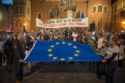 Sprzeciwiają się zmianom w Sądzie Najwyższym. Manifestacja na wrocławskim rynku [ZDJĘCIA]