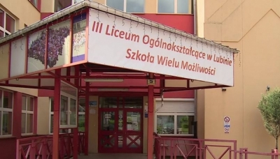 Nocny protest w ratuszu w Lubinie. Nie chcą likwidacji III LO [ZDJĘCIA] - 0