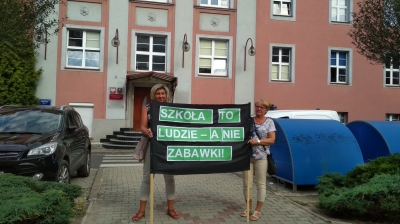 Nocny protest w ratuszu w Lubinie. Nie chcą likwidacji III LO [ZDJĘCIA] - 8