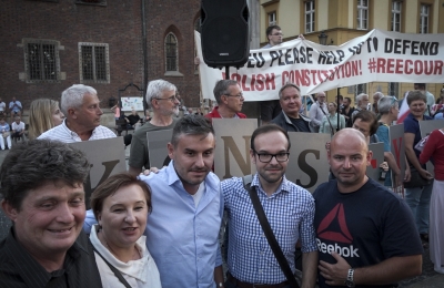 Łańcuch światła we Wrocławiu [ZDJĘCIA Z PROTESTU] - 0
