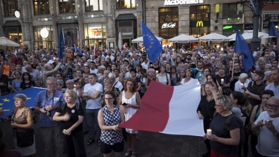 Łańcuch światła we Wrocławiu [ZDJĘCIA Z PROTESTU] - 9