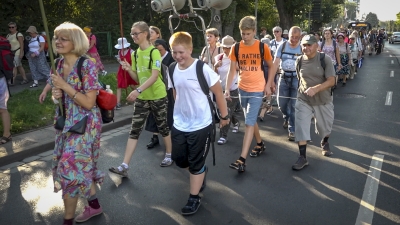 Ulicami Wrocławia przeszła piesza pielgrzymka [FOTO, WIDEO] - 1