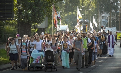 Ulicami Wrocławia przeszła piesza pielgrzymka [FOTO, WIDEO] - 2
