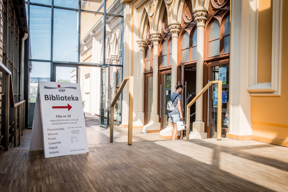 Biblioteka na dworcu Wrocław Gł&oacute;wny najlepsza w Polsce