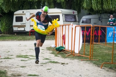 Triathlon dla Januszy i Grażyn nad Zalewem Sulistrowickim