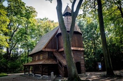 Drewniany kościół pw. św. Jana Nepomucena na zdjęciach [ZOBACZ] - 11