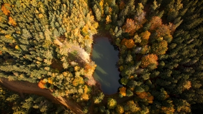 Jedyne takie jeziorka w Europie. Atrakcja turystyczna na skalę światową [WIDEO] - 2