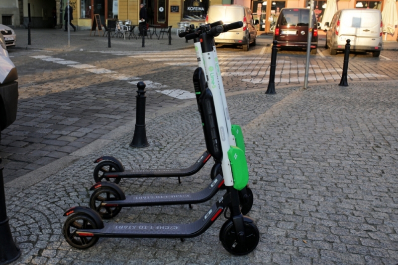 Wrocław: Najpierw elektryczne samochody i skutery, teraz... hulajnogi - fot. mat. prasowe