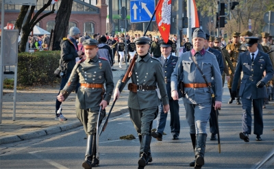 Radosna Parada Niepodległości we Wrocławiu [ZDJĘCIA] - 19