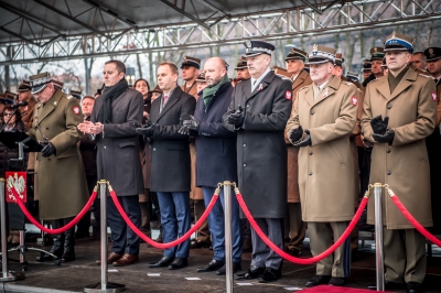 Uroczystość wręczenia nowego sztandaru Akademii Wojsk Lądowych [ZDJĘCIA] - 12