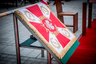 Uroczystość wręczenia nowego sztandaru Akademii Wojsk Lądowych [ZDJĘCIA] - 20