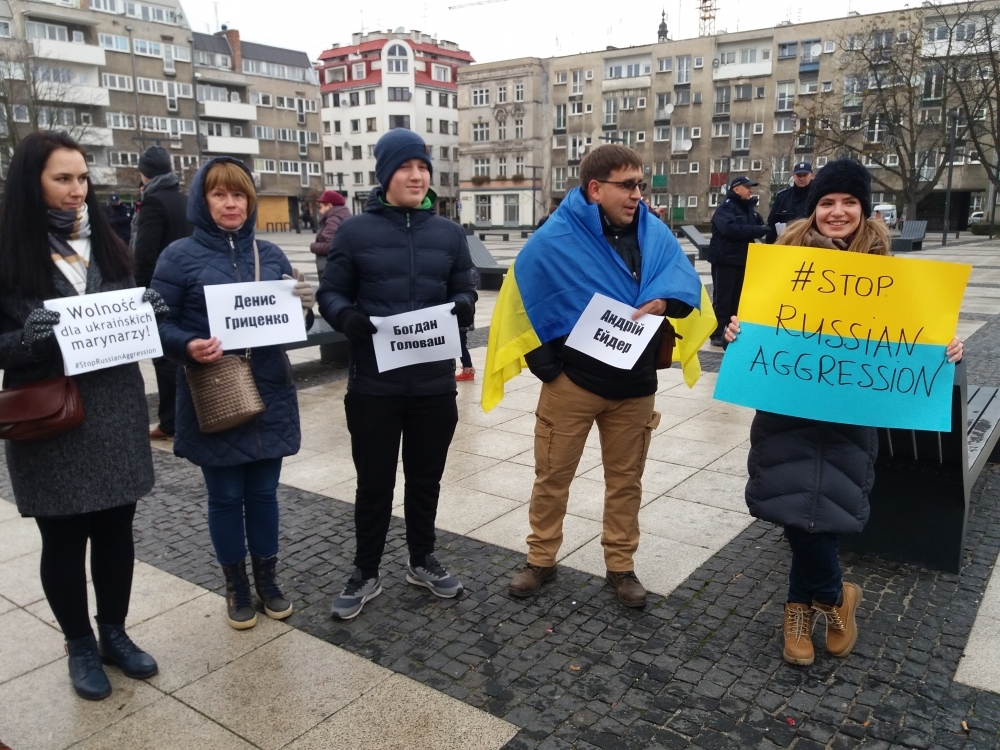 Ukraińcy mieszkający we Wrocławiu solidarni z pojmanymi przez Rosję żołnierzami - Fot. Piotr Kaszuwara