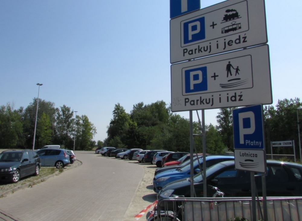 Wrocław udostępni 1500 darmowych miejsc "Parkuj i jedź". Ale pod pewnym warunkiem - fot. archiwum RW