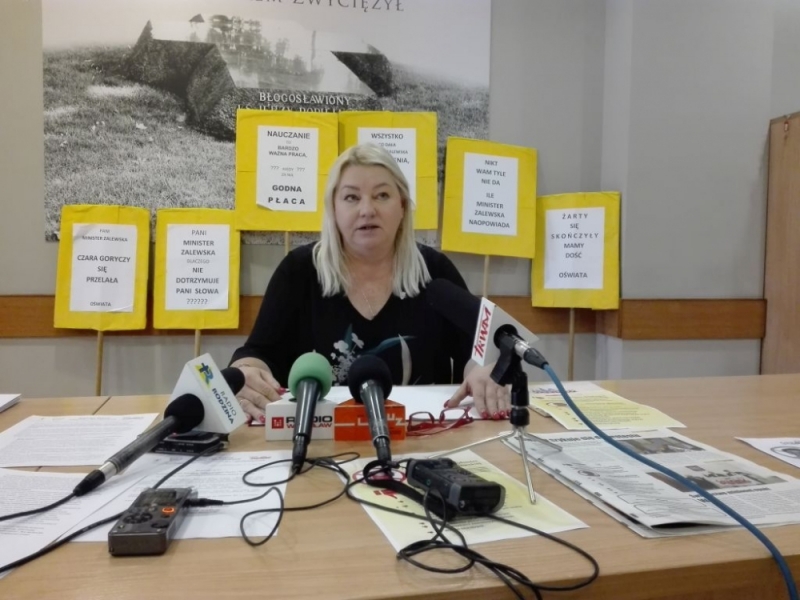 Nauczycielska Solidarność żąda dymisji Anny Zalewskiej - fot. Joanna Jaros