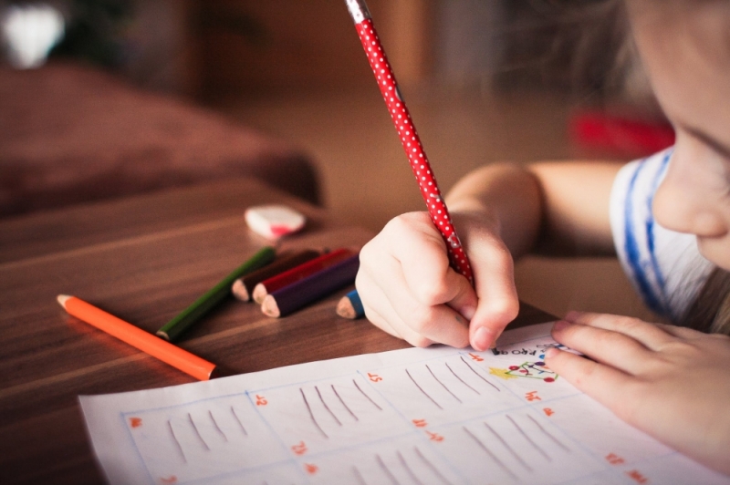 Matematyki uczy katecheta i wuefista. Rodzice oburzeni, szkoła bezskutecznie szuka nauczyciela - zdjęcie ilustracyjne; fot. pexels
