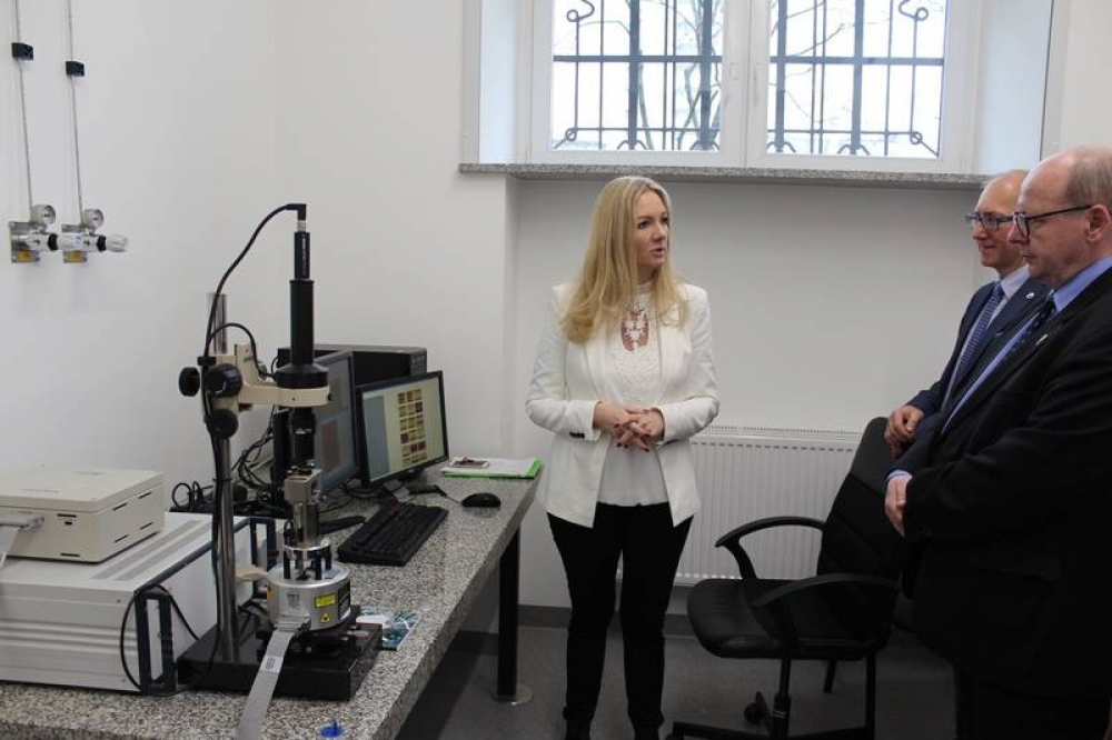 Nowoczesny sprzęt i nowe laboratoria Politechniki Wrocławskiej [FOTO]