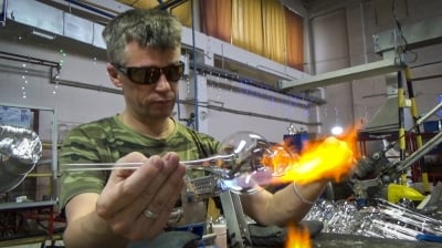 Bombki z Dolnego Śląska trafiają do sklep&oacute;w w Europie, Ameryce P&oacute;łnocnej a nawet Azji [WIDEO]