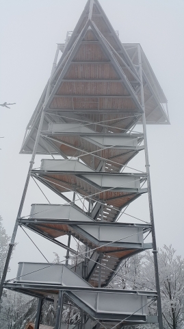 Najwyższa wieża na pogórzu sudeckim zostanie oddana turystom [FOTO] - 4
