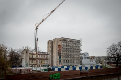 Co za widok. Zamiast kamienicy... szkielet! Spektakularny remont w centrum Wrocławia [ZOBACZ] - 33