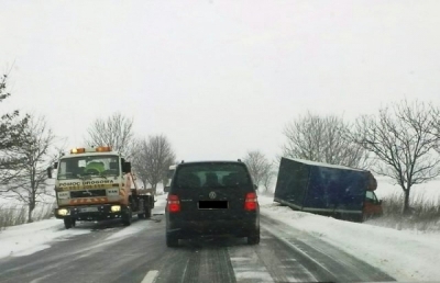 Śnieżyca na Dolnym Śląsku. Na drogach bardzo ślisko (ZOBACZ FILM)