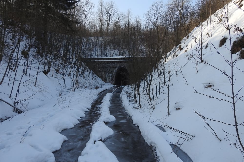 Tunel pod Przełęczą Kowarską staje się zimową atrakcją regionu [ZDJĘCIA]
