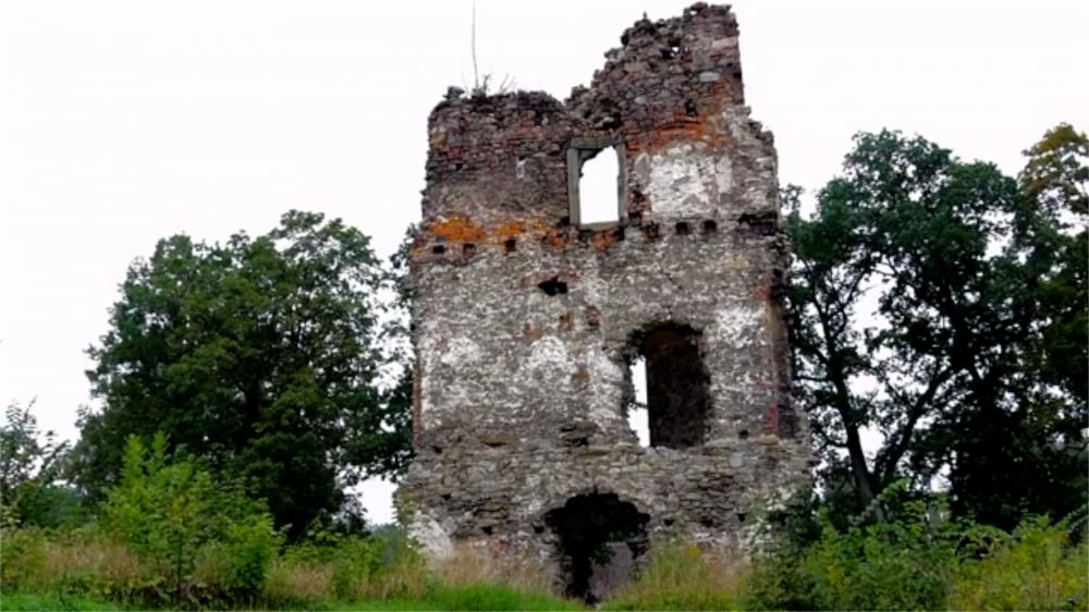 Trwa odbudowa XIII-wiecznego zamku w Starej Kamienicy - Fot: G. Stefanowicz