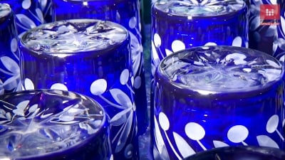 Wyjątkowa fabryka w Piechowicach! Huta Julia z Dolnego Śląska produkuje szkło kryształowe [WIDEO] - 12