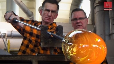 Wyjątkowa fabryka w Piechowicach! Huta Julia z Dolnego Śląska produkuje szkło kryształowe [WIDEO]