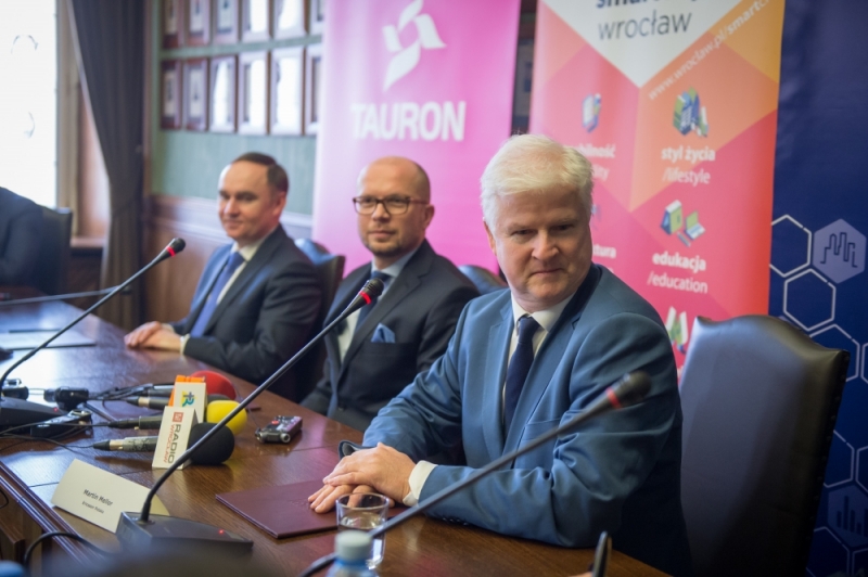 Kosze na śmieci z czujnikami, latarnie zliczające auta. Tak ma wyglądać "inteligentny" Wrocław - fot. Andrzej Owczarek