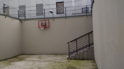 Tak wygląda Policyjna Izba Dziecka w Legnicy [FOTO]