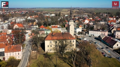 Ewenement w skali Polski: zamek-pałac z barokowymi, trzymetrowymi kominkami, stoi w Bierutowie koło Oleśnicy - 18
