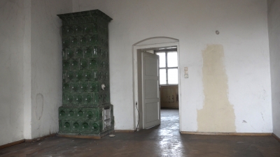 Ewenement w skali Polski: zamek-pałac z barokowymi, trzymetrowymi kominkami, stoi w Bierutowie koło Oleśnicy - 25