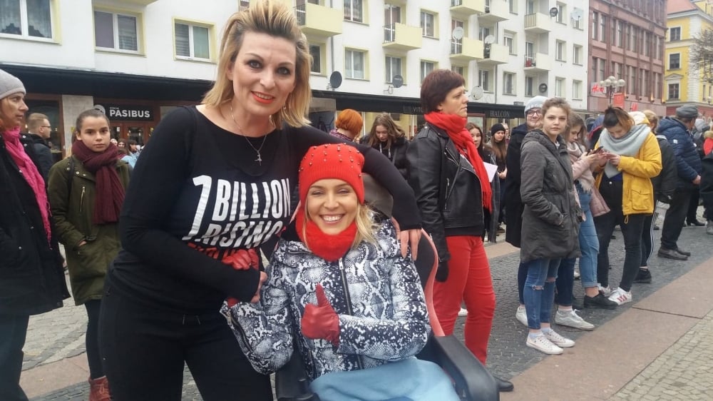 Kilkadziesiąt osób zatańczyło we Wrocławiu w akcji "Nazywam się Miliard" - fot. Elżbieta Osowicz