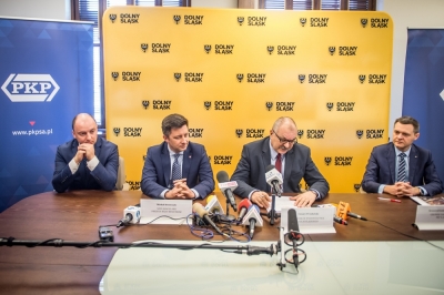 "Miasta wr&oacute;cą na kolejową mapę Polski". Urząd Marszałkowski i PKP o inwestycjach